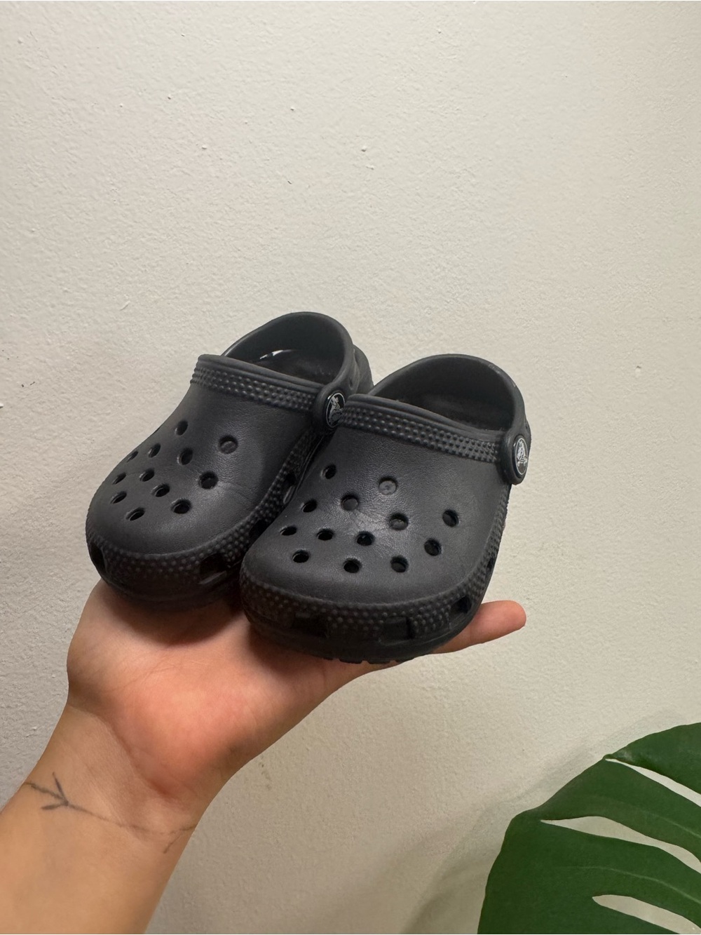 CROCS Kids Classic Clogs in Black